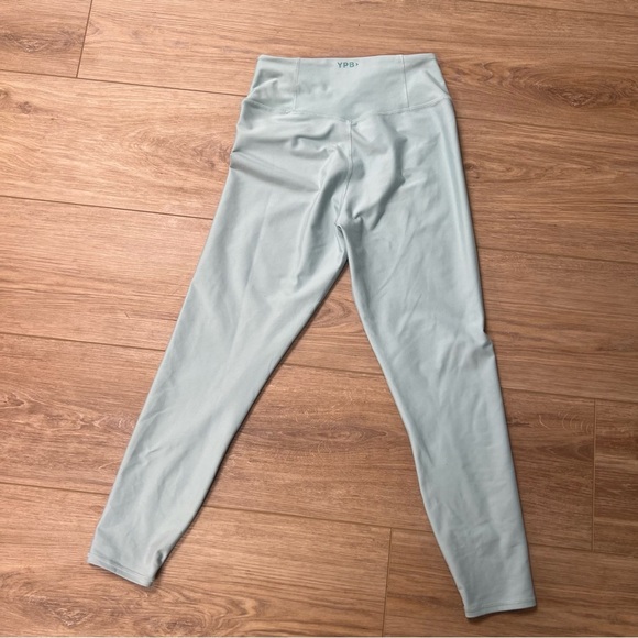 A&F YPB Women's Light blue Leggings size large - Picture 3 of 7
